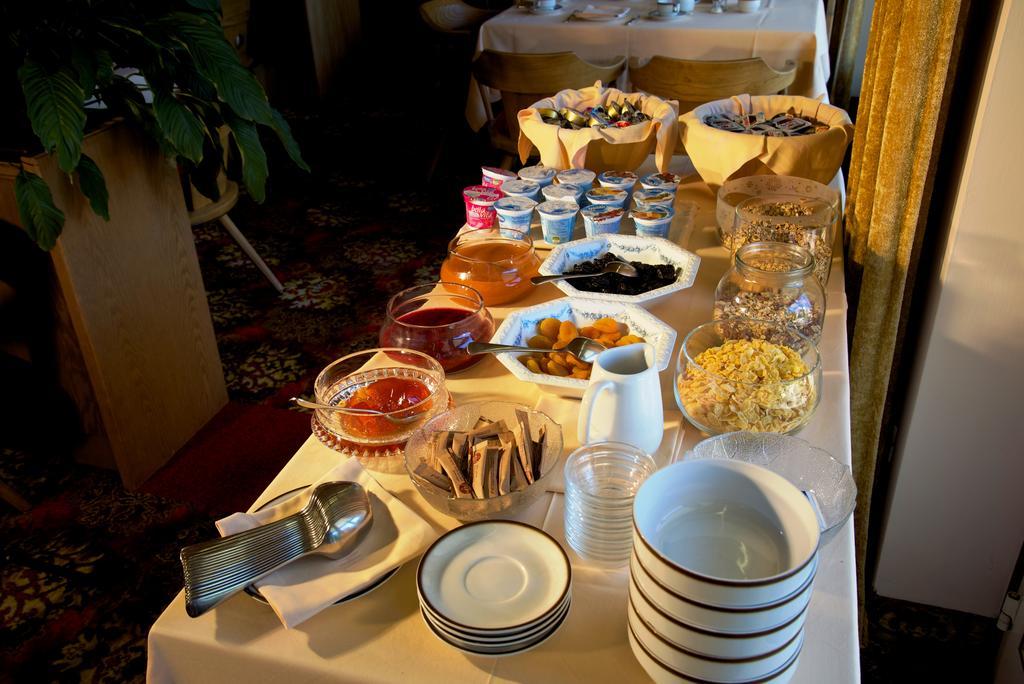 Hotel Tannerhof Мерано Екстериор снимка